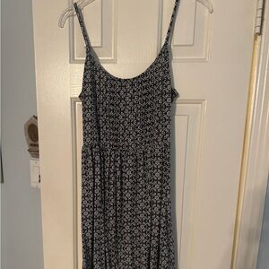 Old Navy Women’s Size Small Black White Floral Print Pintuck Fit and Flare Dress